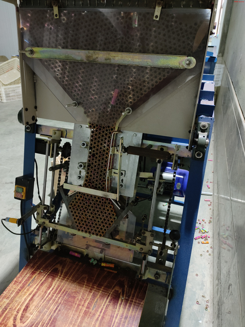 Automatic Hexagonal Cake Making Machine for Fireworks 