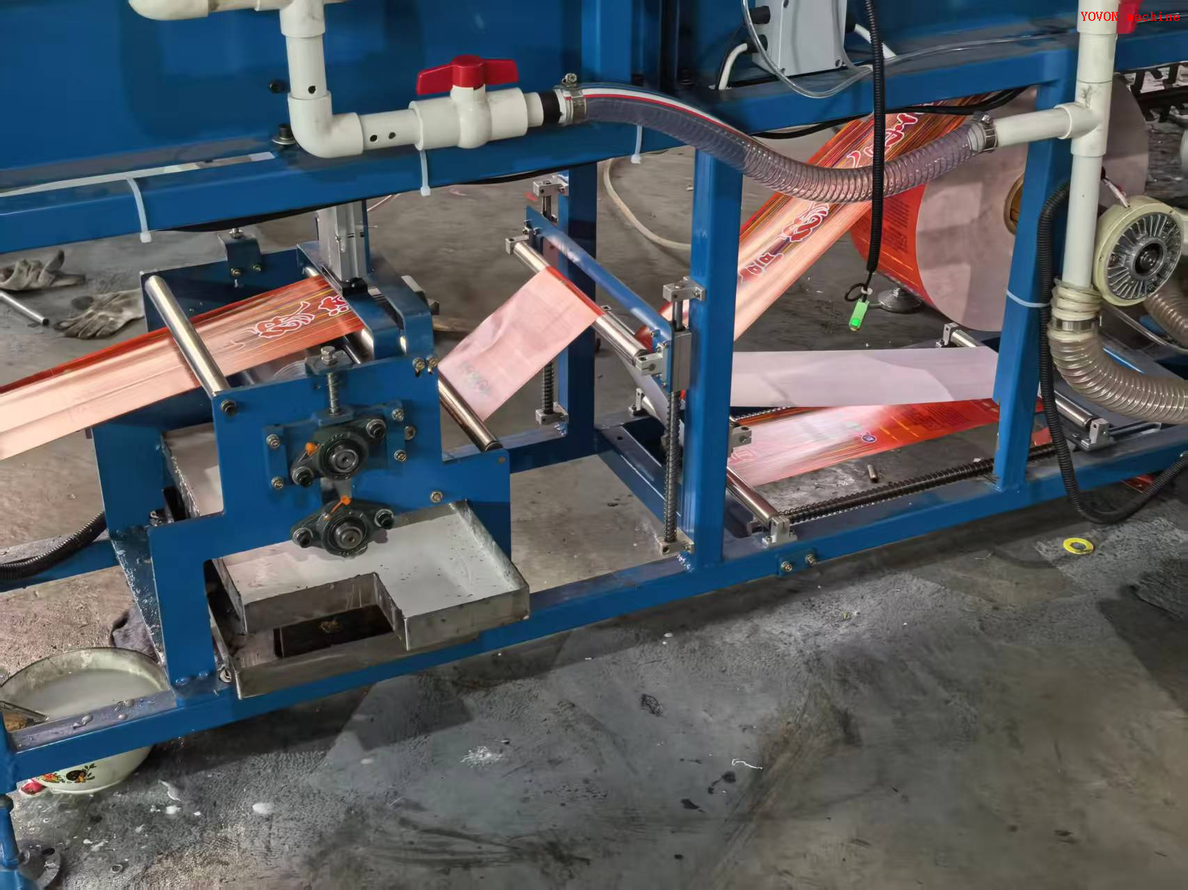Confetti Party Pooper Roman Candle Fireworks Tube High Speed Labeling Machine with Roller Print Paper