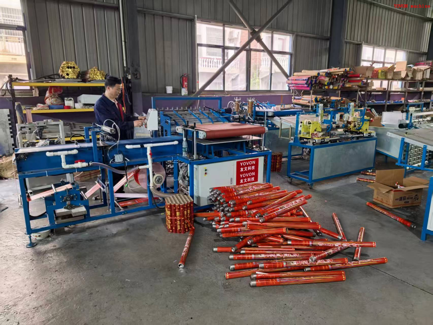 Confetti Party Pooper Roman Candle Fireworks Tube High Speed Labeling Machine with Roller Print Paper