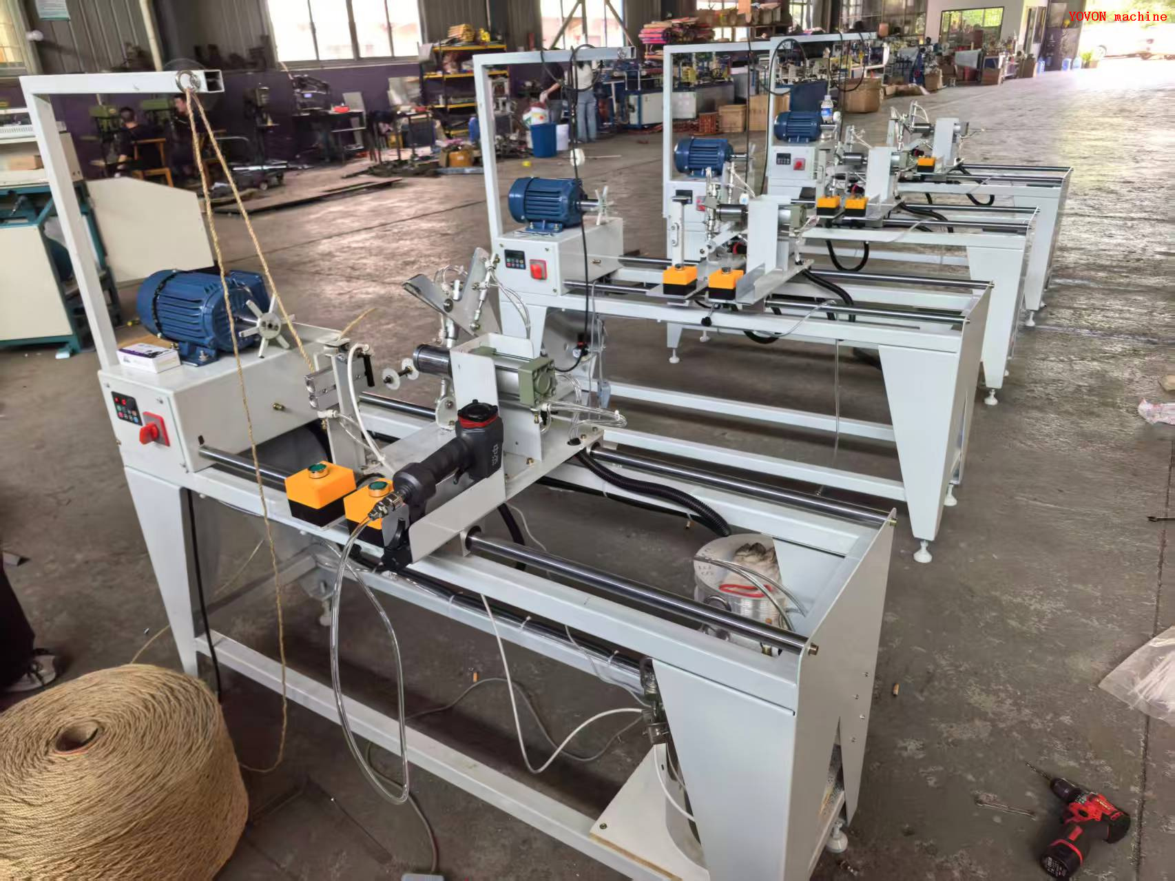 Automatic High Efficiency Spray Glue Cat Tree Paper Tube Rope Winding Machine 