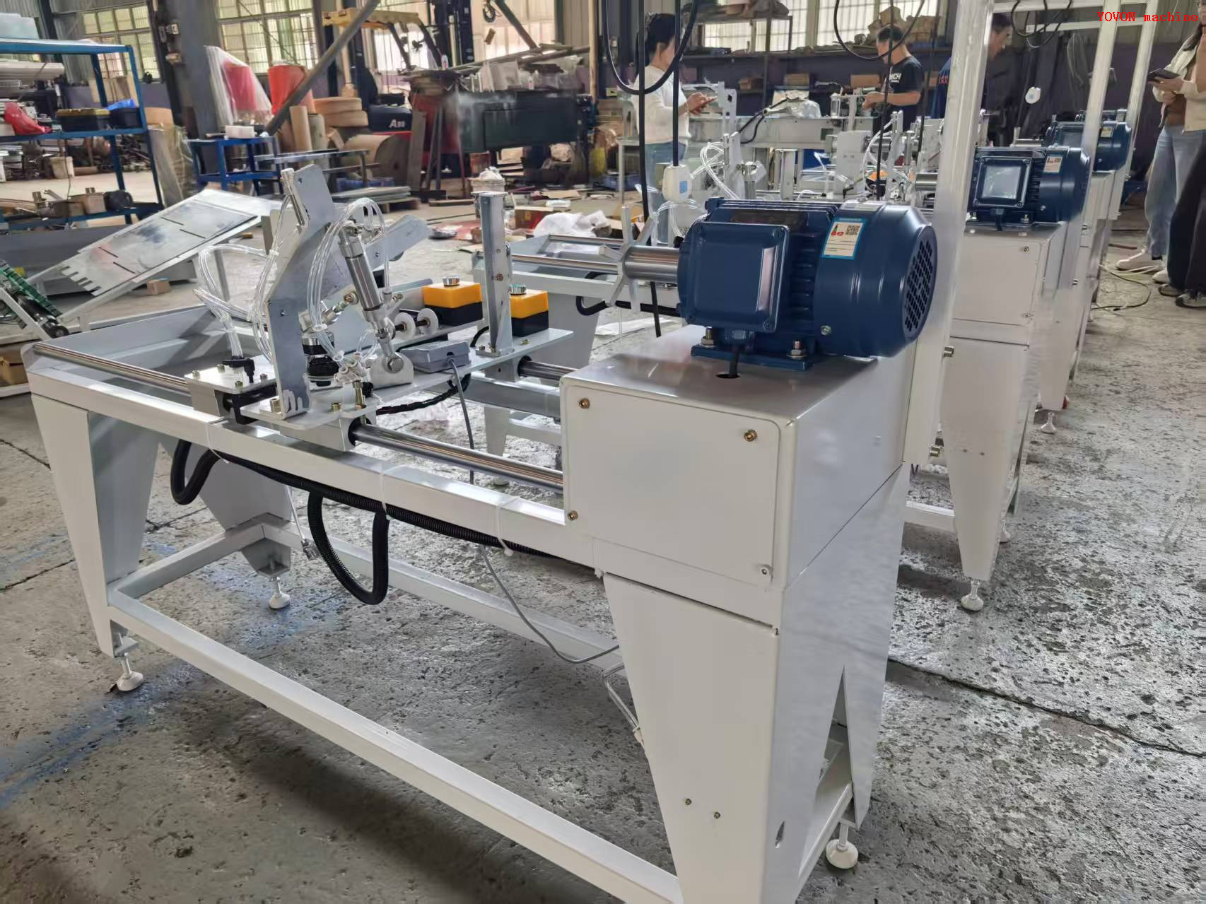 Automatic High Efficiency Spray Glue Cat Tree Paper Tube Rope Winding Machine 
