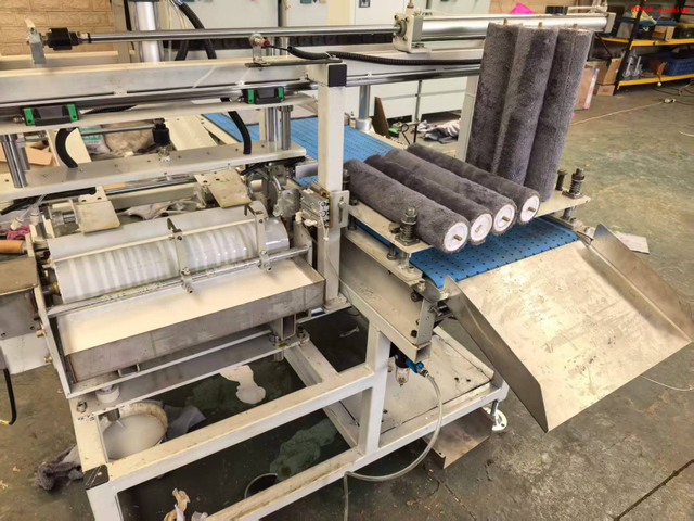 Automatic Felt Fabric Sticking Machine for Cat Tower 