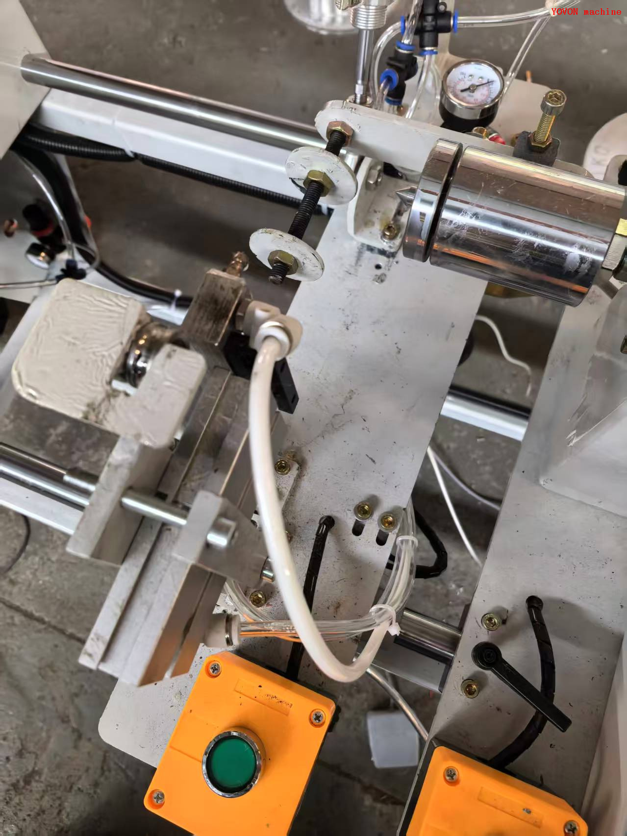 Automatic High Efficiency Spray Glue Cat Tree Paper Tube Rope Winding Machine 